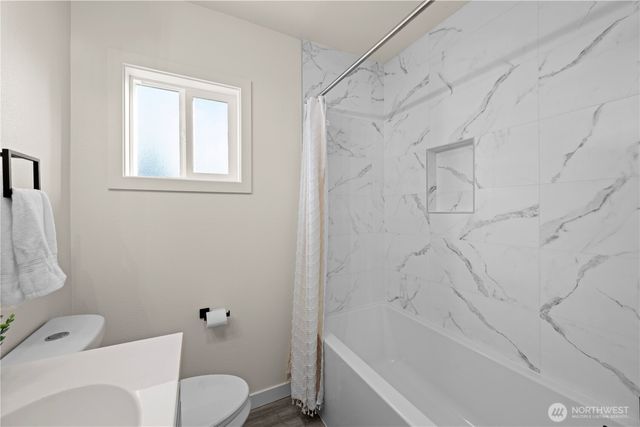 1802 Douglas Street, Mount Vernon, WA 98273