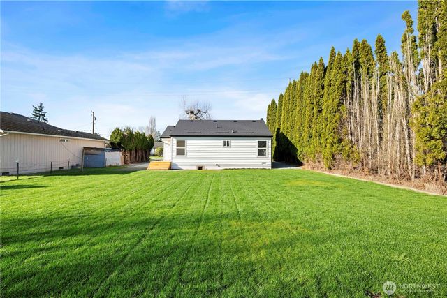 1802 Douglas Street, Mount Vernon, WA 98273