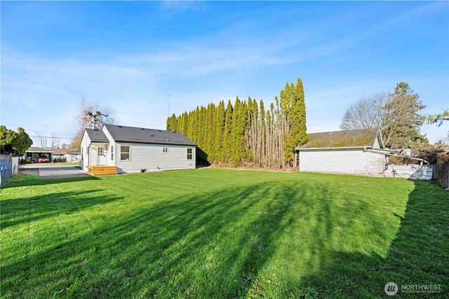 1802 Douglas Street, Mount Vernon, WA 98273