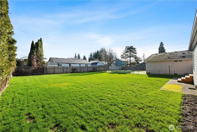 1802 Douglas Street, Mount Vernon, WA 98273