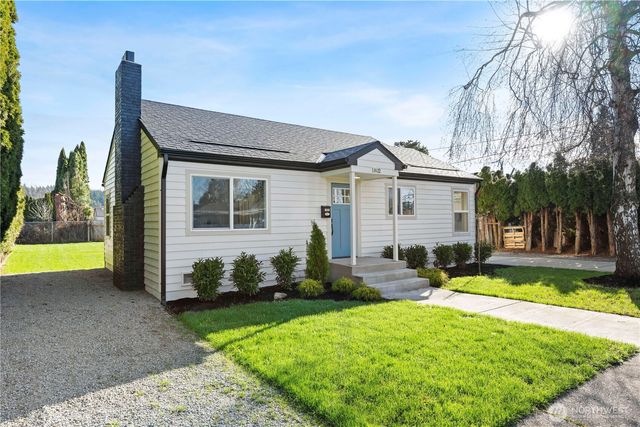 1802 Douglas Street, Mount Vernon, WA 98273