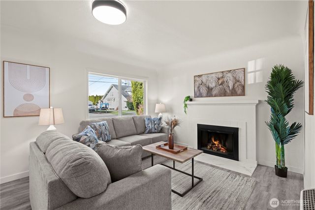 1802 Douglas Street, Mount Vernon, WA 98273