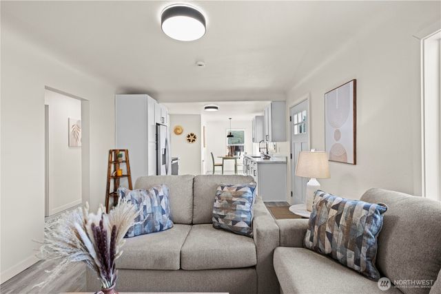 1802 Douglas Street, Mount Vernon, WA 98273