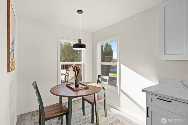 1802 Douglas Street, Mount Vernon, WA 98273