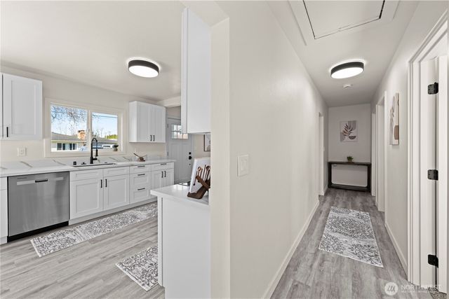 1802 Douglas Street, Mount Vernon, WA 98273