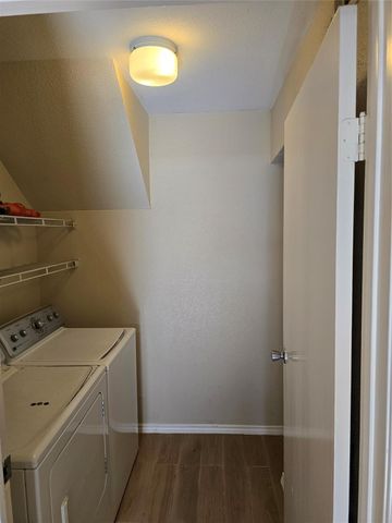 5917 Fairdale Lane 6, Houston, TX 77057