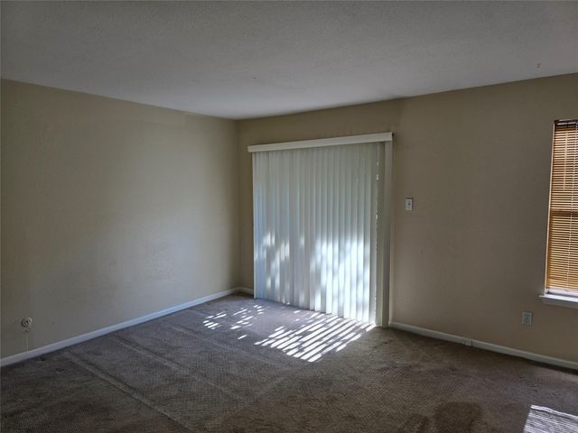 5917 Fairdale Lane 6, Houston, TX 77057