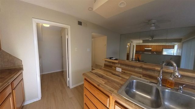 5917 Fairdale Lane 6, Houston, TX 77057