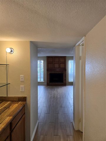 5917 Fairdale Lane 6, Houston, TX 77057