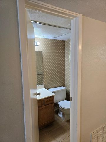 5917 Fairdale Lane 6, Houston, TX 77057