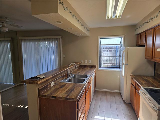 5917 Fairdale Lane 6, Houston, TX 77057