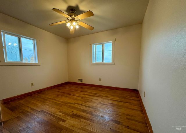 3989 N 2250 E, Filer, ID 83328