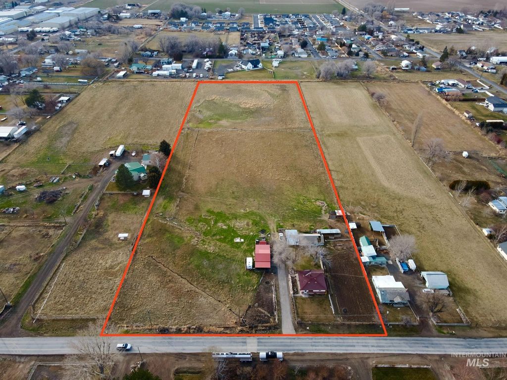 3989 N 2250 E, Filer, ID 83328