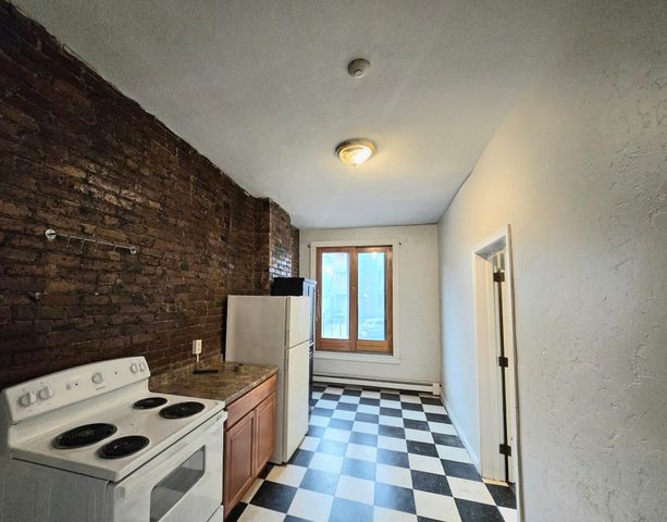88 Broadway 7, Chelsea, MA 02150