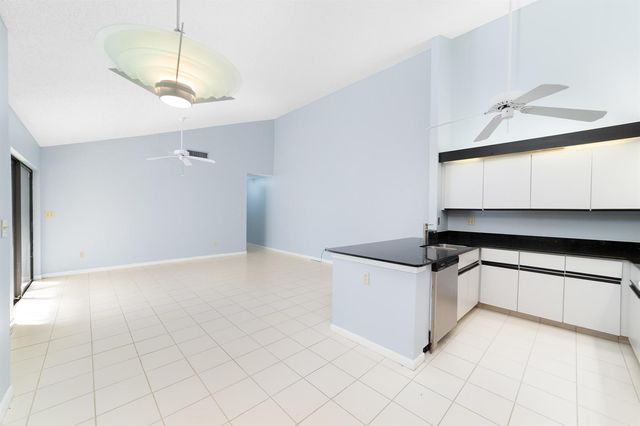 1139 Summit Trail Circle A, West Palm Beach, FL 33415