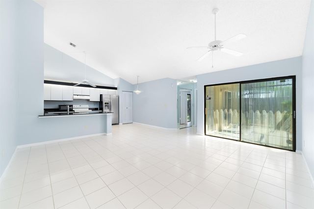1139 Summit Trail Circle A, West Palm Beach, FL 33415
