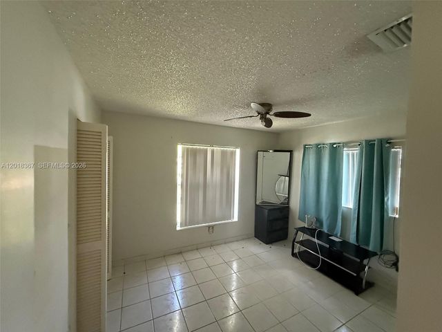 18054 SW 92nd Ct, Palmetto Bay, FL 33157