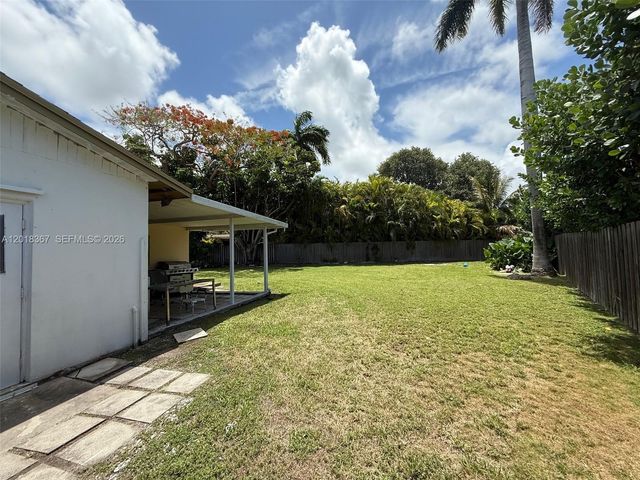 18054 SW 92nd Ct, Palmetto Bay, FL 33157