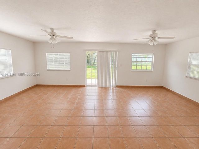18054 SW 92nd Ct, Palmetto Bay, FL 33157