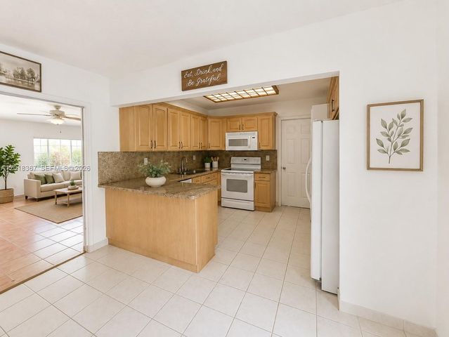 18054 SW 92nd Ct, Palmetto Bay, FL 33157