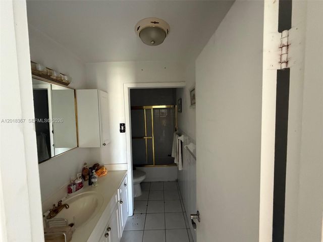 18054 SW 92nd Ct, Palmetto Bay, FL 33157
