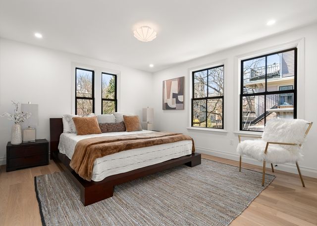 18 Clinton Street Front, Cambridge, MA 02139