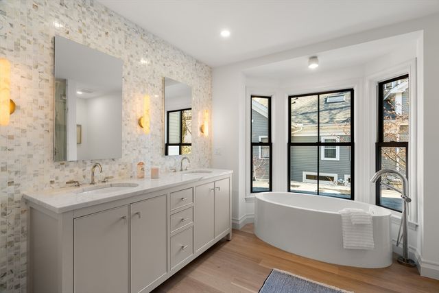 18 Clinton Street Front, Cambridge, MA 02139