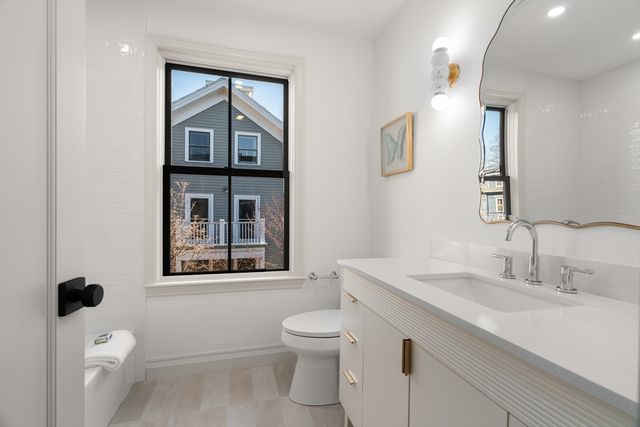 18 Clinton Street Front, Cambridge, MA 02139