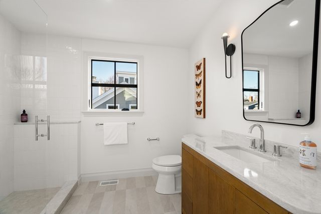 18 Clinton Street Front, Cambridge, MA 02139