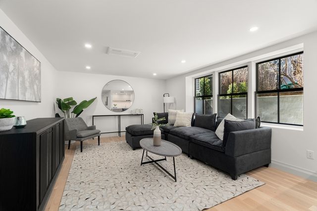 18 Clinton Street Front, Cambridge, MA 02139