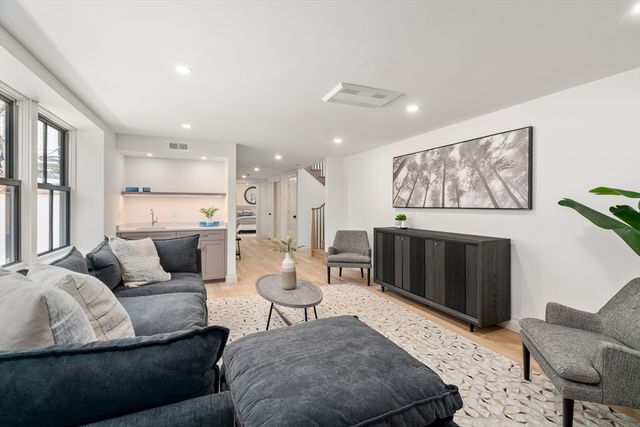 18 Clinton Street Front, Cambridge, MA 02139