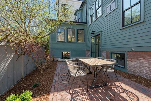 18 Clinton Street Front, Cambridge, MA 02139