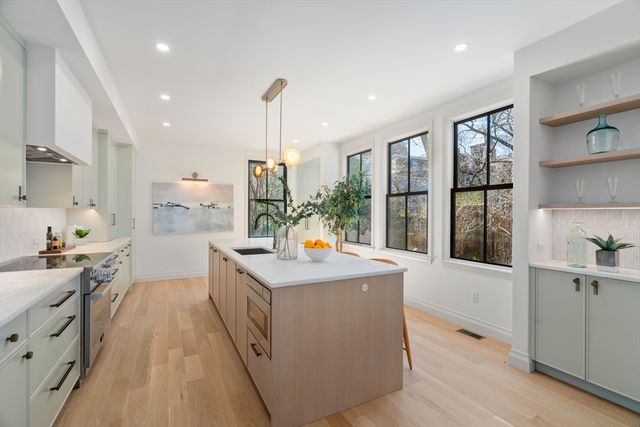 18 Clinton Street Front, Cambridge, MA 02139