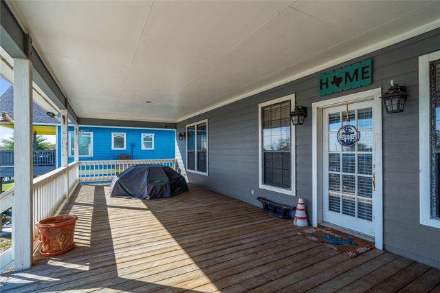 2071 County Road 291, Bay City, TX 77414