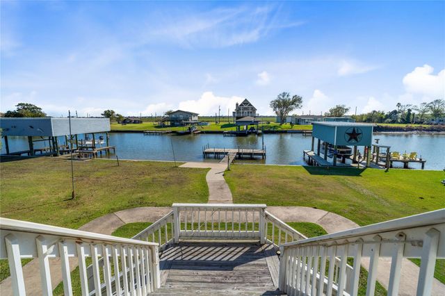 2071 County Road 291, Bay City, TX 77414