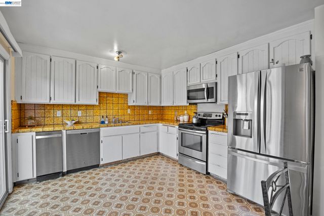 960 Joaquin Ave, San Leandro, CA 94577