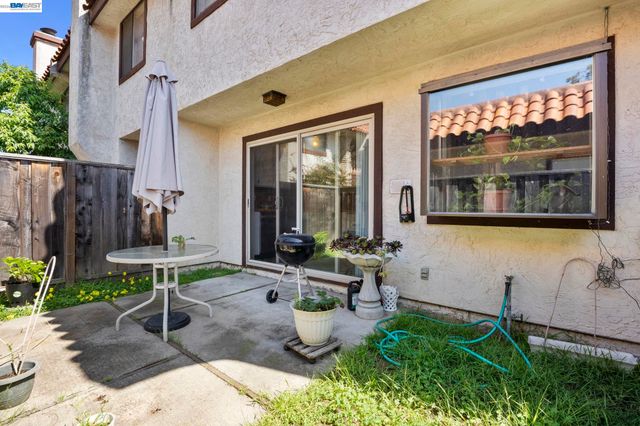 960 Joaquin Ave, San Leandro, CA 94577
