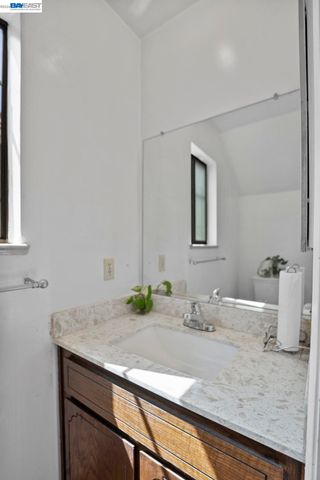 960 Joaquin Ave, San Leandro, CA 94577