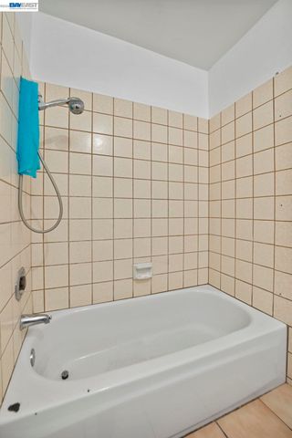 960 Joaquin Ave, San Leandro, CA 94577