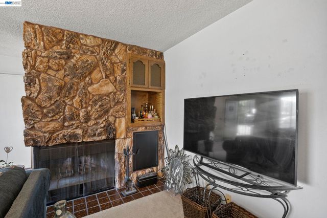 960 Joaquin Ave, San Leandro, CA 94577