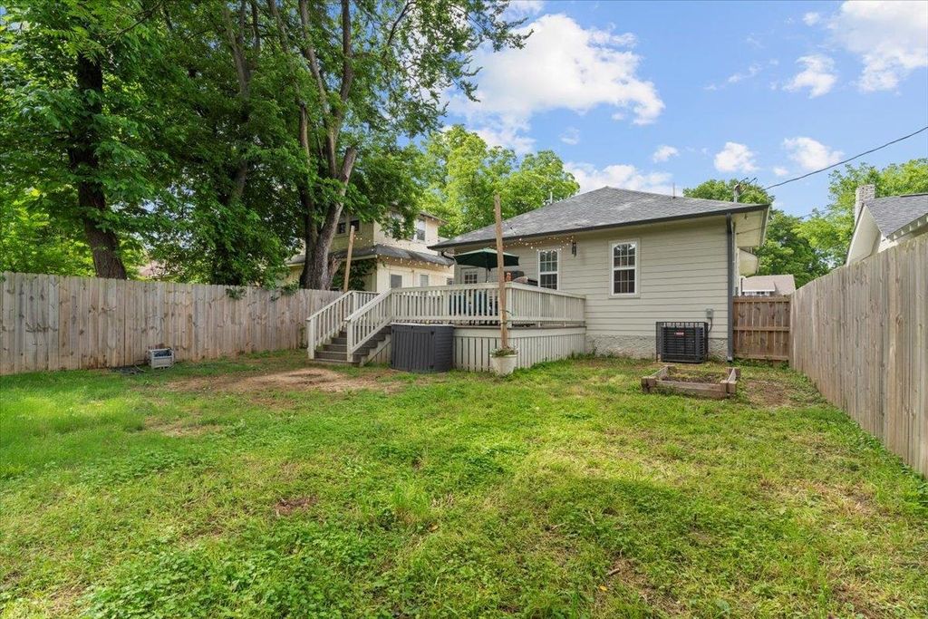 1205 FORREST AVE, Memphis, TN 38104
