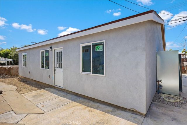 543 N Barbara, Azusa, CA 91702