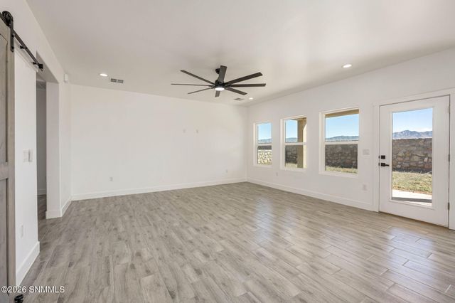 6541 Swan Street, Las Cruces, NM 88012