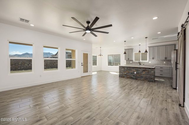 6541 Swan Street, Las Cruces, NM 88012