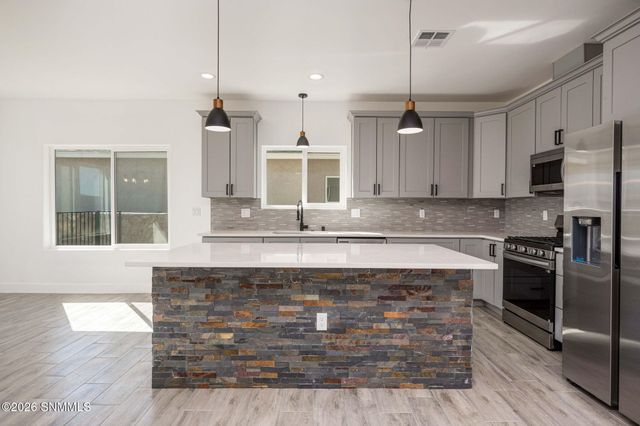 6541 Swan Street, Las Cruces, NM 88012