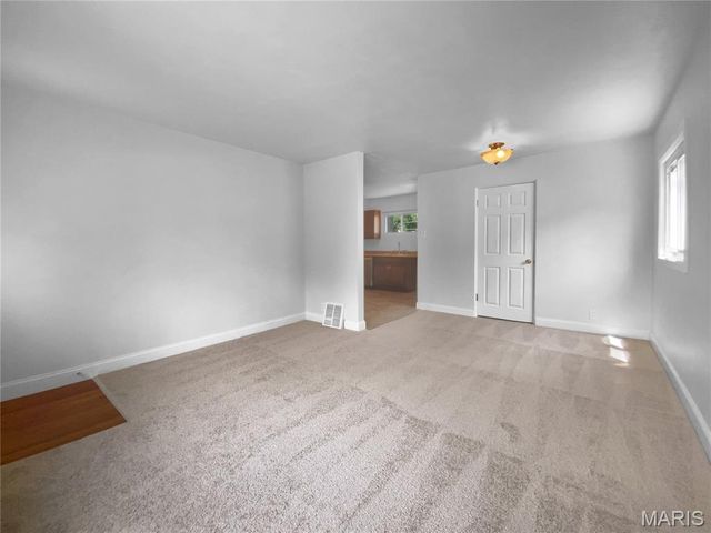 9121 Niger Drive, St Louis, MO 63123