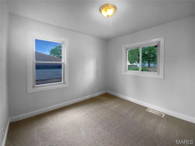 9121 Niger Drive, St Louis, MO 63123