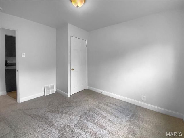 9121 Niger Drive, St Louis, MO 63123