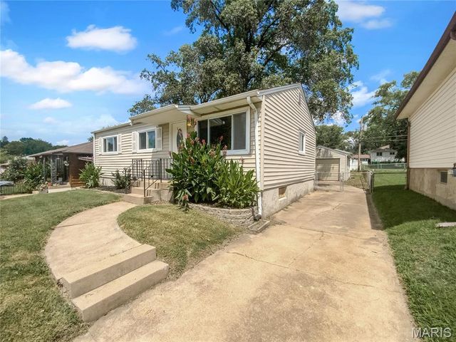 9121 Niger Drive, St Louis, MO 63123