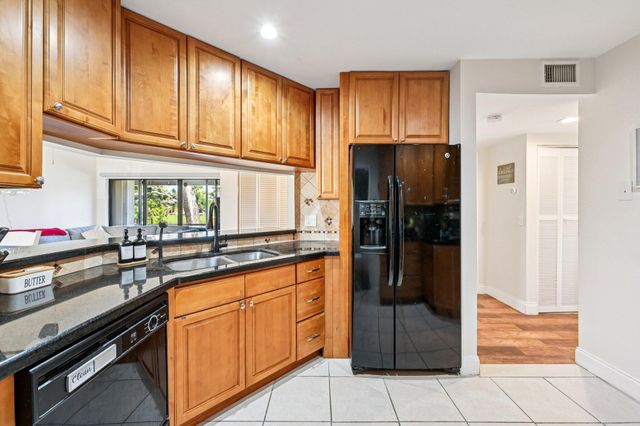22 VIA DE CASAS SUR 103, Boynton Beach, FL 33426